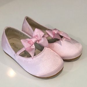 Satin pink dress shoes size 5